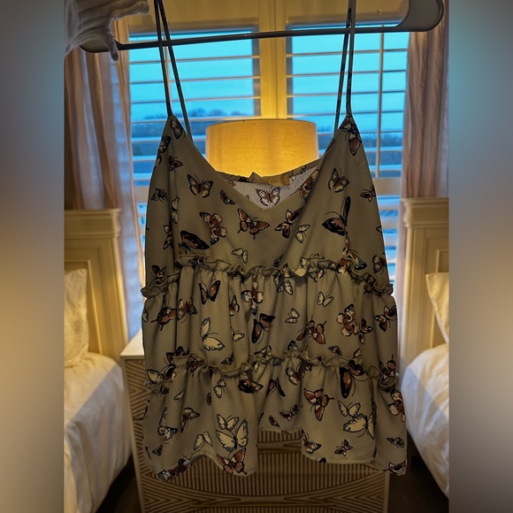 Altar’d State butterfly top - Picture 1 of 3